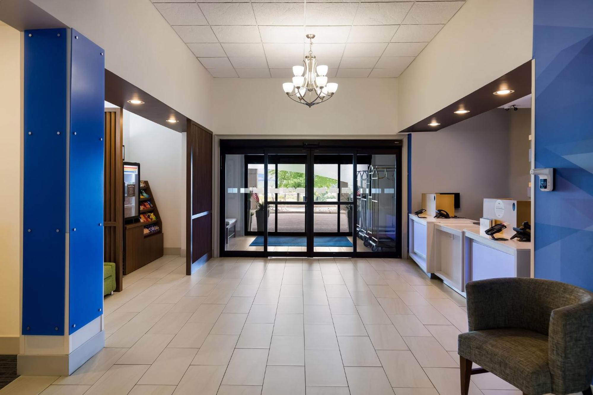 Holiday Inn Express Hotel & Suites Newton Sparta By Ihg Exterior foto