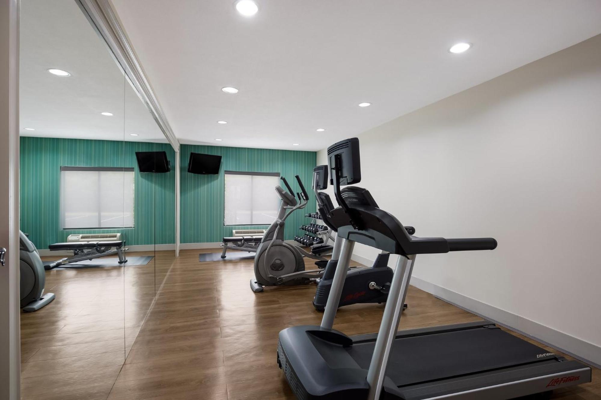 Holiday Inn Express Hotel & Suites Newton Sparta By Ihg Exterior foto