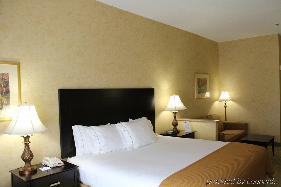 Holiday Inn Express Hotel & Suites Newton Sparta By Ihg Habitación foto