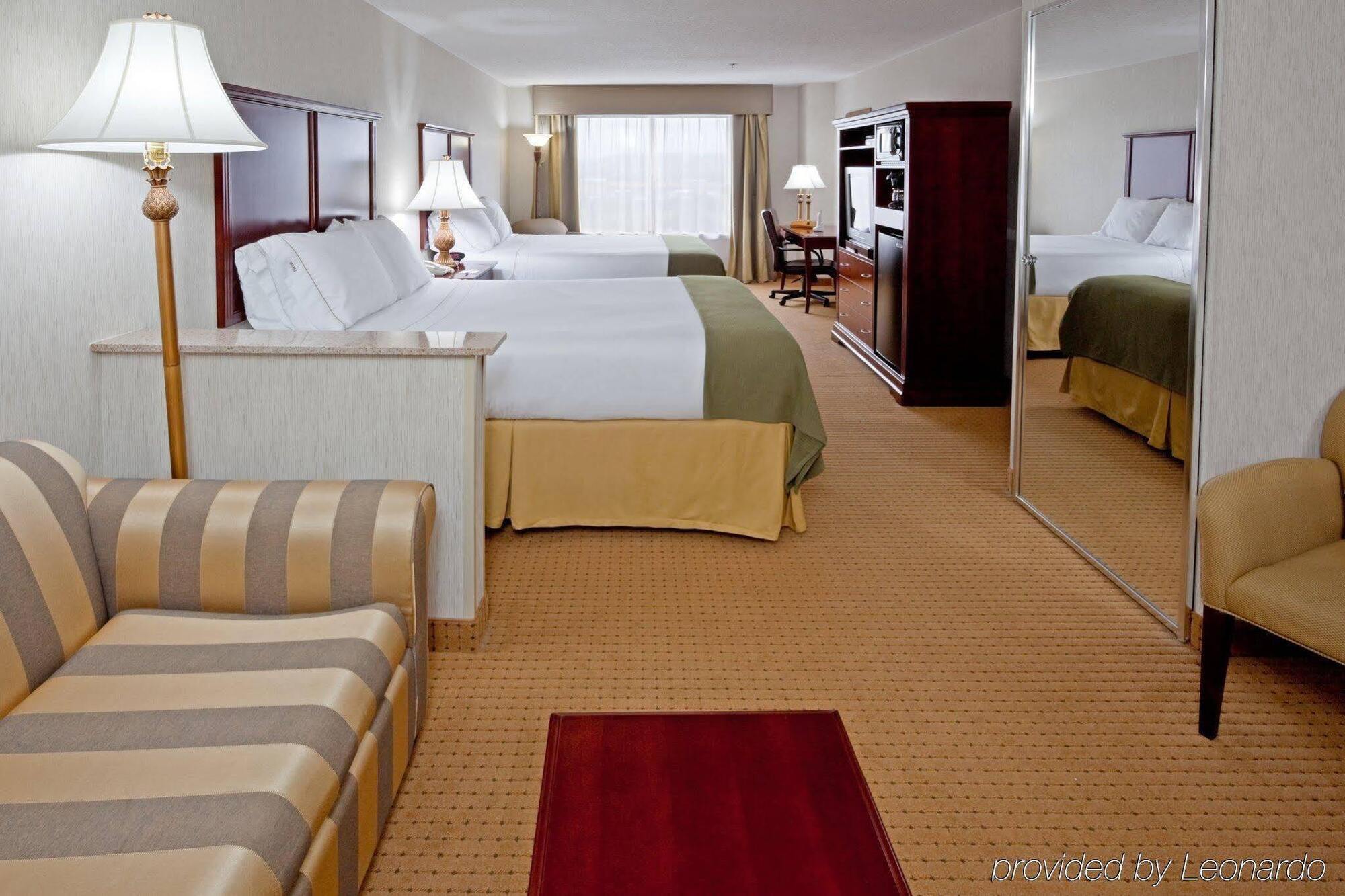 Holiday Inn Express Hotel & Suites Newton Sparta By Ihg Exterior foto